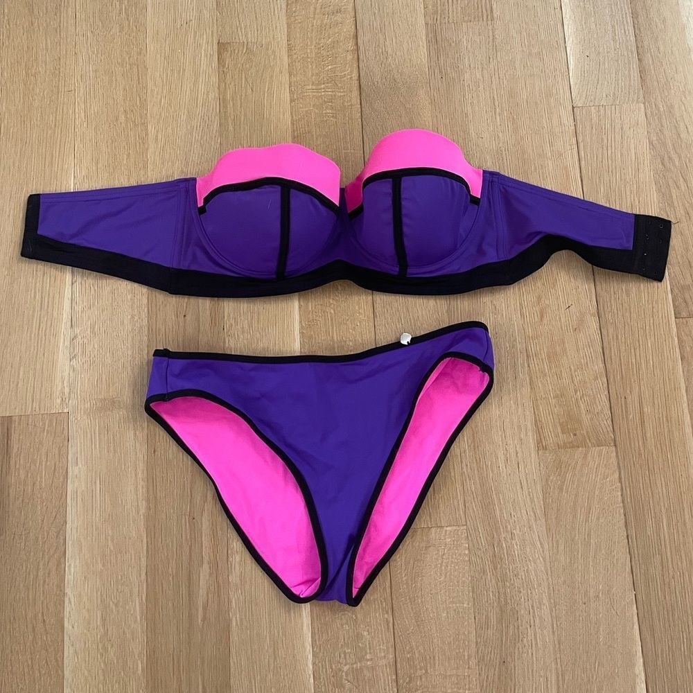 Bikini set with a strapless top and full coverage bottom